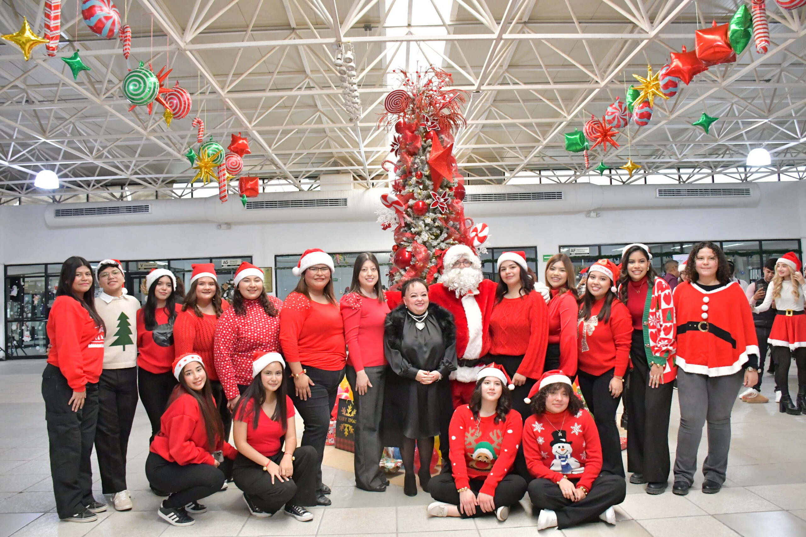 PRIMER FESTIVAL NAVIDEÑO: UNA CELEBRACIÓN DE TALENTO Y TRADICIÓN